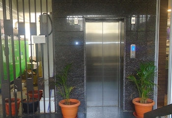 Siri Delight Rooms and Service Apartment / Similar